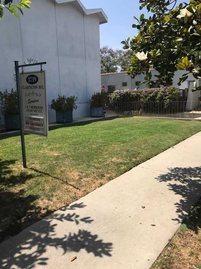 Foto del edificio - 3719 Clarington Ave