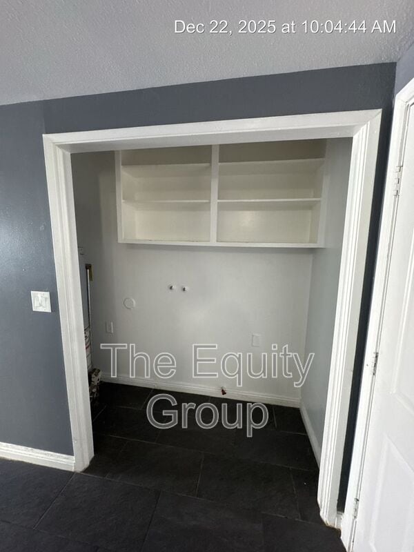 Building Photo - 510 N Encina St