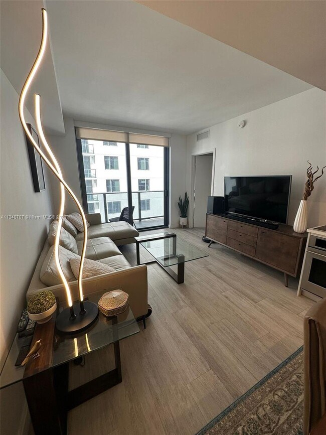 55 SW 9th St Unit 2909, Miami, FL 33130 Condo for Rent in Miami, FL