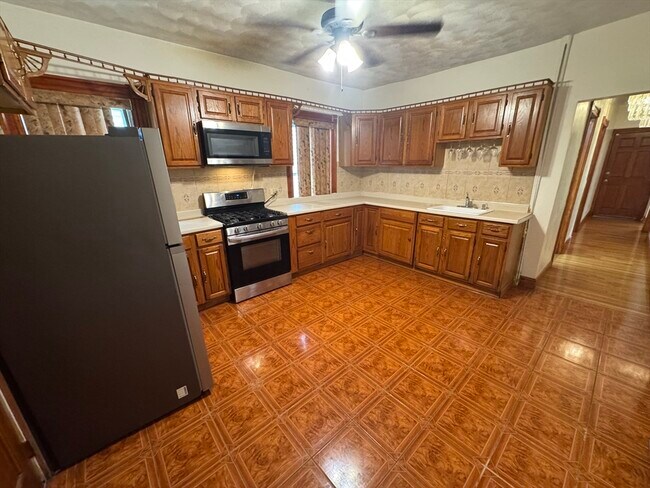 Foto del edificio - 374 Bowdoin St