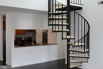 Building Photo - 2614C Auburn Ct