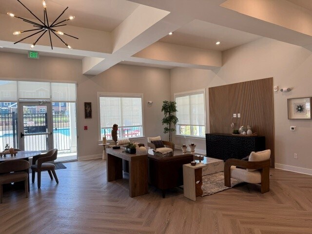 Salón de la casa club - Silver Station Apartment Homes