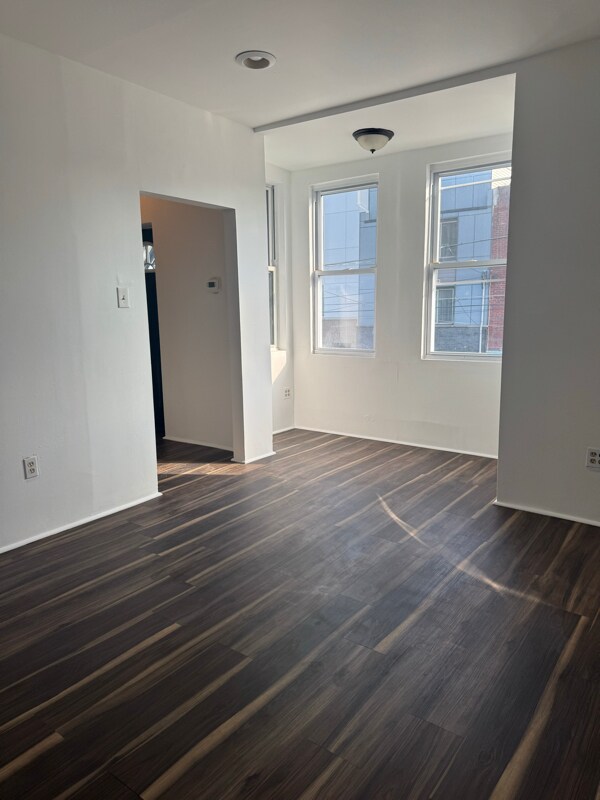 Primary Photo - 2201 N 5th St