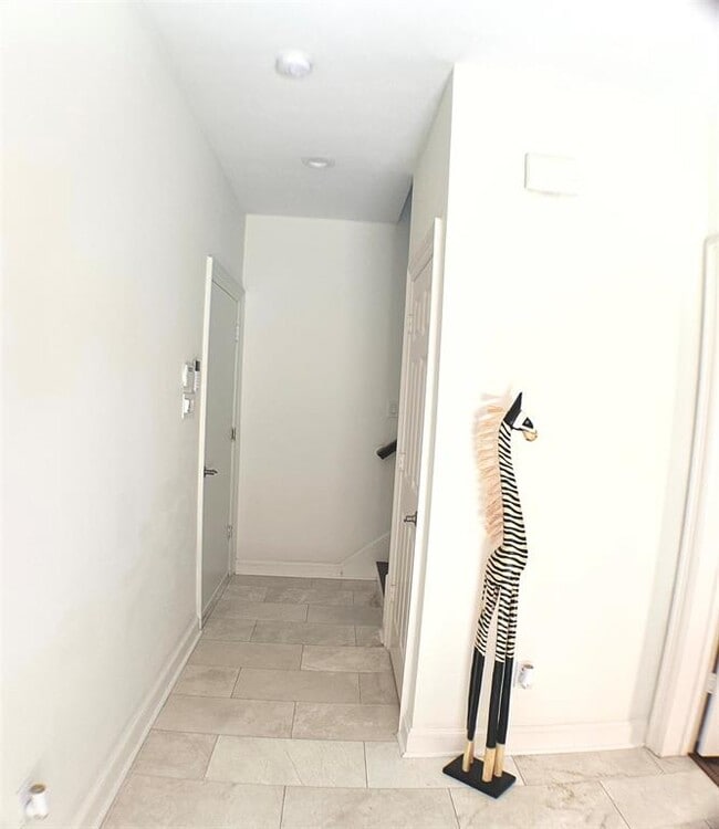 Building Photo - 913 Birdsall St