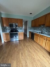 Building Photo - 14618 Cambridge Cir