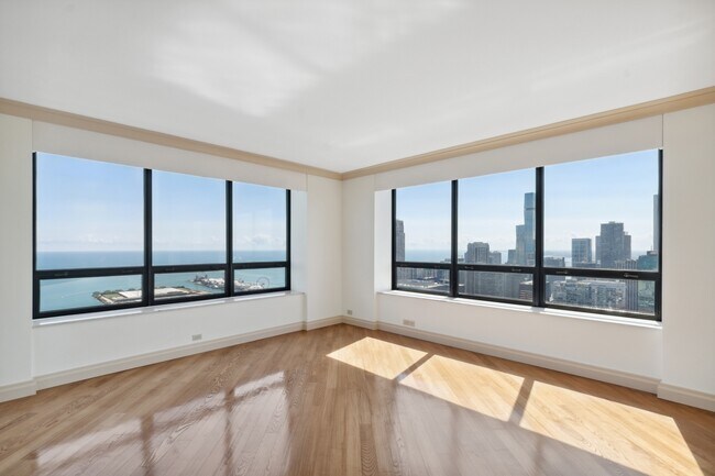 Foto del edificio - 180 E Pearson St