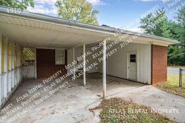 Foto del edificio - 4910 Mastin Lk Rd NW