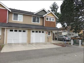 Building Photo - 4328 S Lawrence St