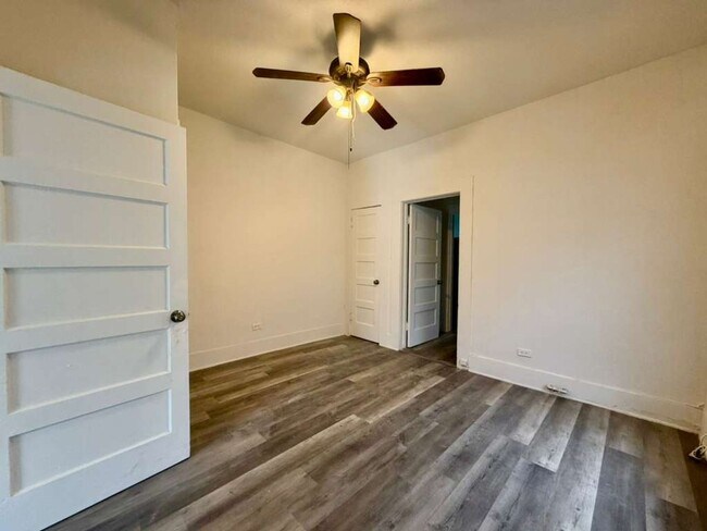 Building Photo - Property For Rent at 222 Lowell St, San Antonio TX 78210