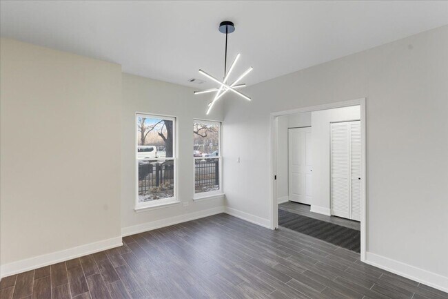 Foto del edificio - 839 W 14th Pl