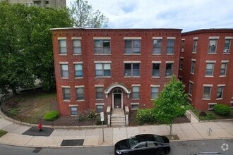 Building Photo - 550 Main St