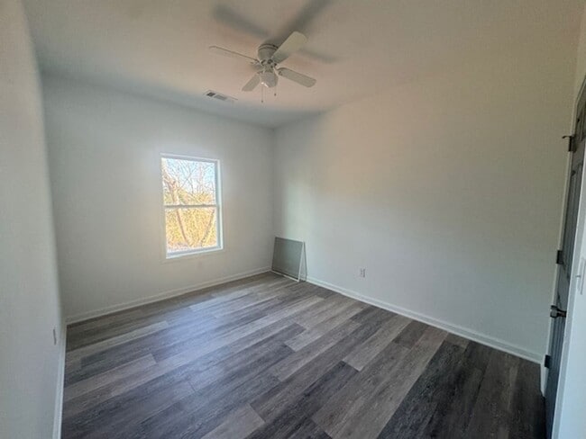 Building Photo - 20 Sanford Ave