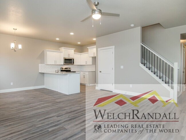 Foto del edificio - Beautiful 3 Bed 2.5 Bath Townhome in West ...
