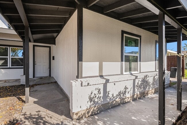 Foto del edificio - 406 Dawson Cir