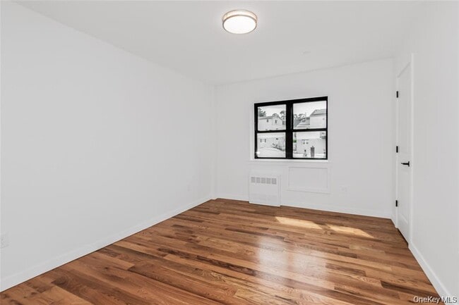 Building Photo - 671 Bronx River Rd