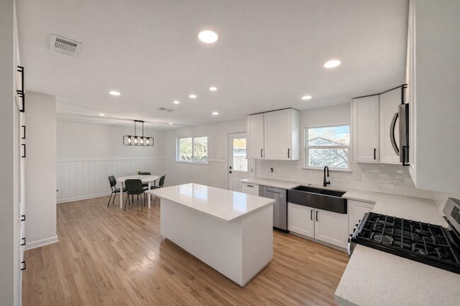 Foto del edificio - 1009 Noble Ave