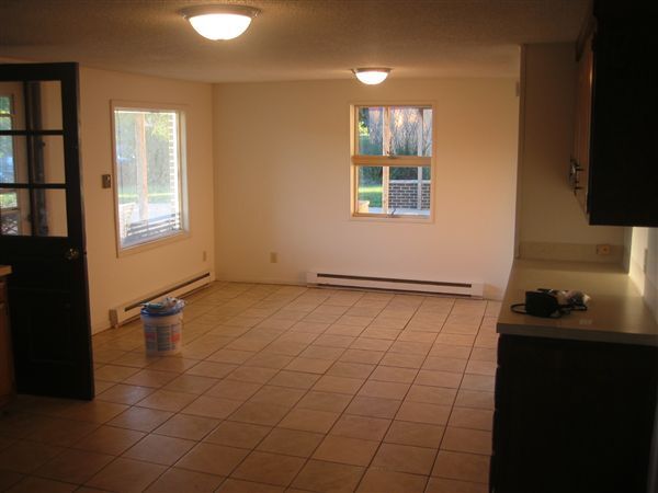 Building Photo - 3 br, 1 bath Triplex - 11956 Summit Ave NE...