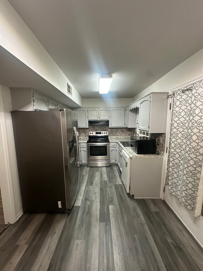 Building Photo - 2933 Riverwood Ter