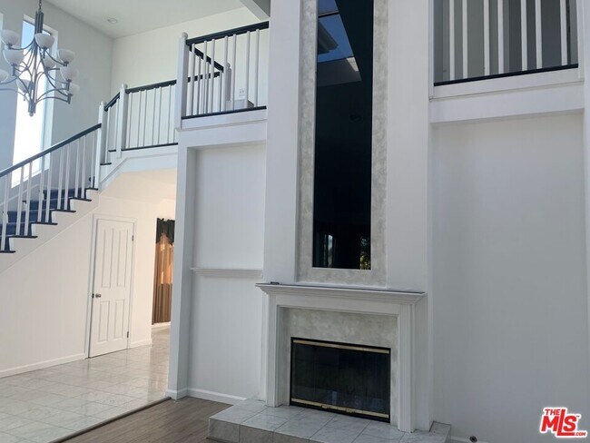 Foto del edificio - 8125 CREIGHTON Ave