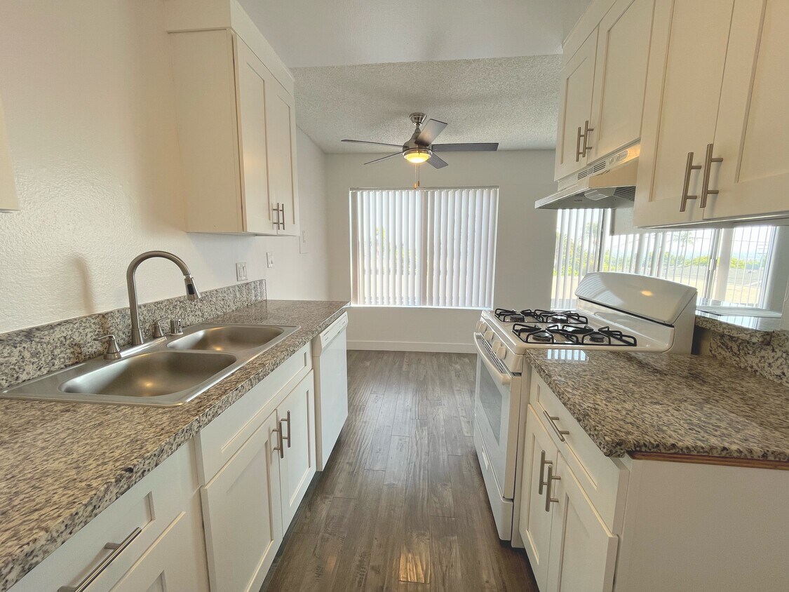 Foto principal - 13704 Franklin St