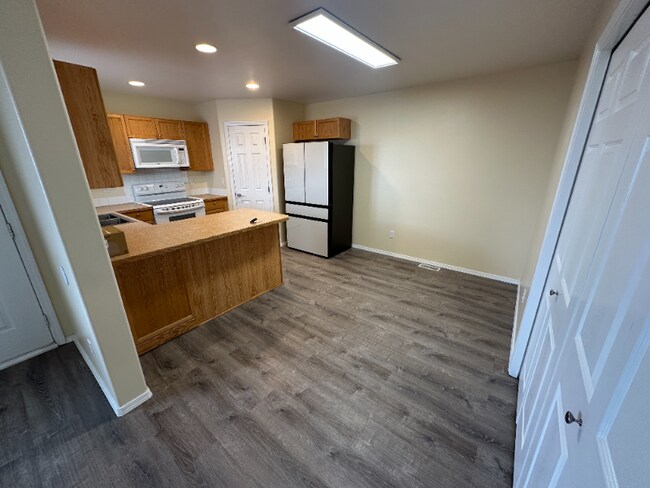 Foto del edificio - 1296-1298 NE Rockridge St