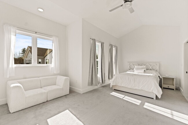 Building Photo - Elements at Saratoga Lake