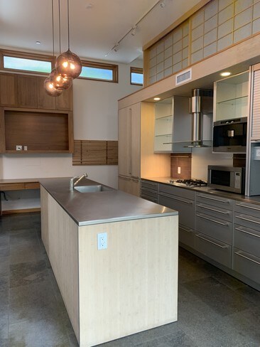 Foto del edificio - 345 Swall S Dr