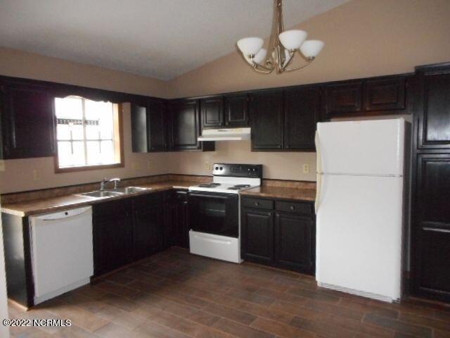 Building Photo - 723 Pinewood Dr