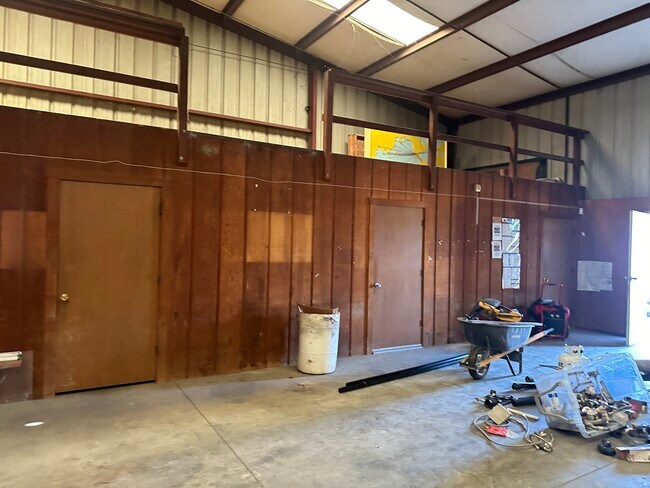 Building Photo - 8710 S Anchor Ave