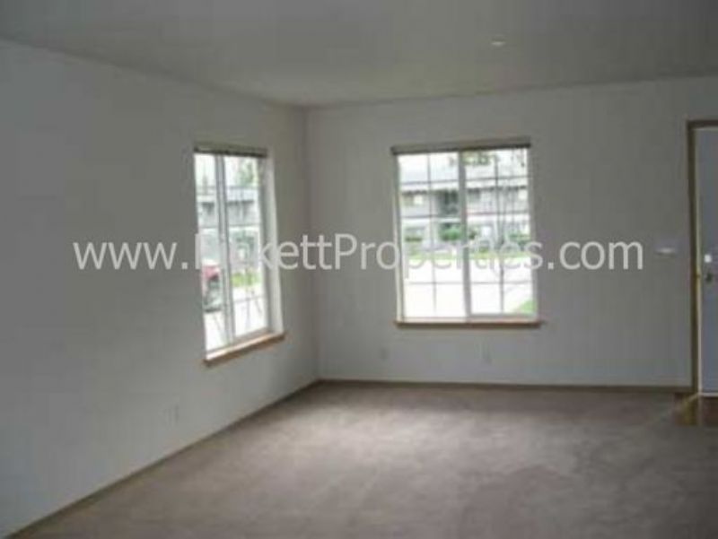 Building Photo - 681 N Park Ln