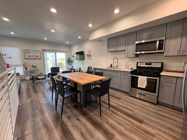 Foto del edificio - 2625 Somerset Dr