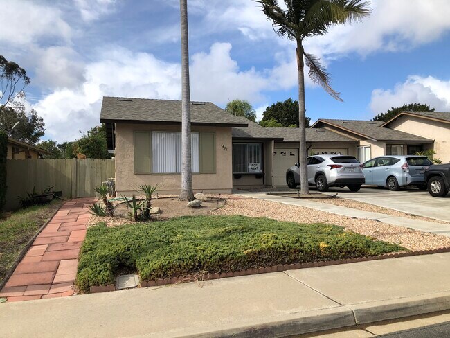 Building Photo - 1405 Panorama Ridge Rd