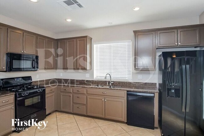 Foto del edificio - 9518 Summer Furnace St
