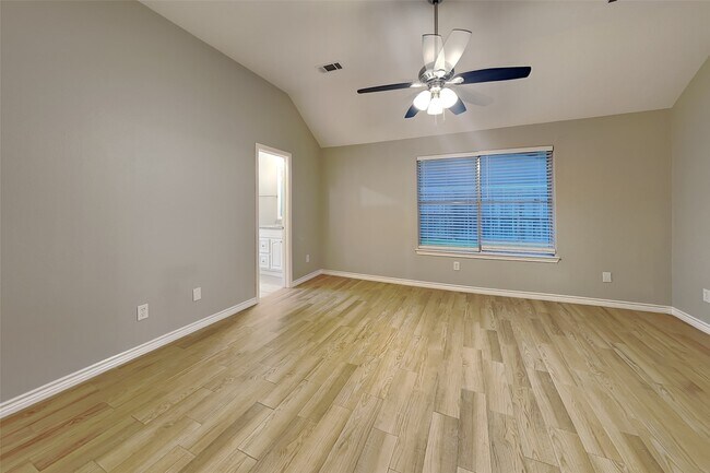 Foto del edificio - 3344 Zubin Ln
