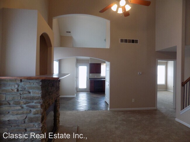 Building Photo - 4 br, 2.5 bath House - 3145 Sweet Clover Lane