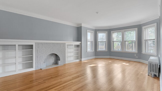 Building Photo - 5714 N Christiana Ave