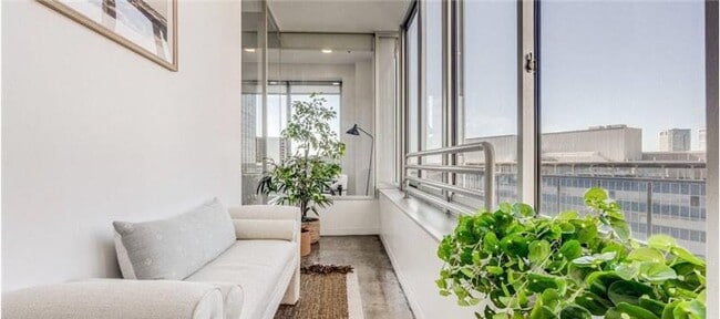 Foto del edificio - 301 N Akard St