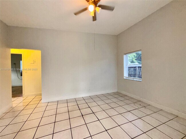 Foto del edificio - 824 NW 4th Ave