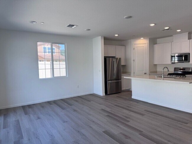 Foto del edificio - Lovely, spacious and brand new construction at the new Loma Rica Ranch