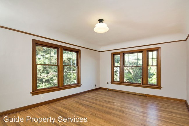 Building Photo - 1624 41st Ave E