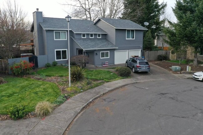 Building Photo - 1555 SW Gilson Ct