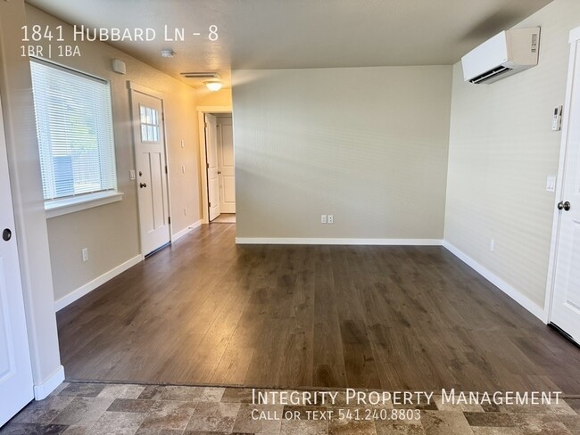Building Photo - 1841 Hubbard Ln