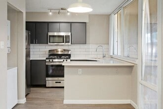 Building Photo - Sentry Tempe