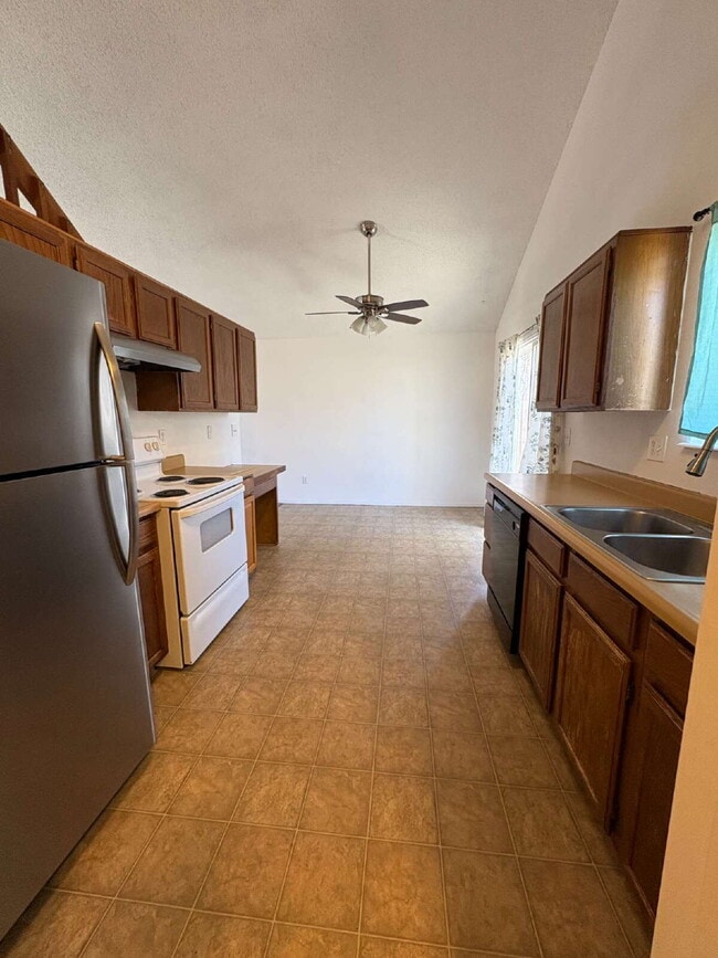 Foto del edificio - 2 bedroom duplex - Bennett