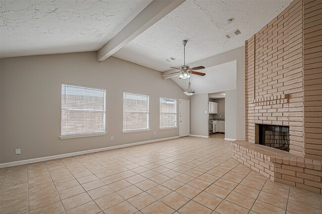 Building Photo - 7111 Village Lake Dr