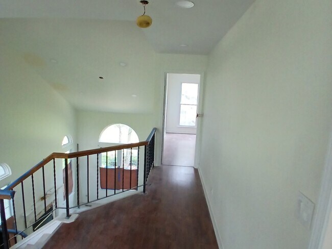 Foto del edificio - 1150 Regency Dr