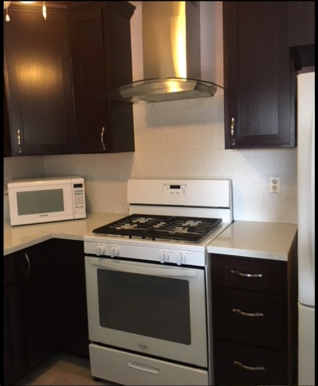 Building Photo - 912 Snowberry Ct