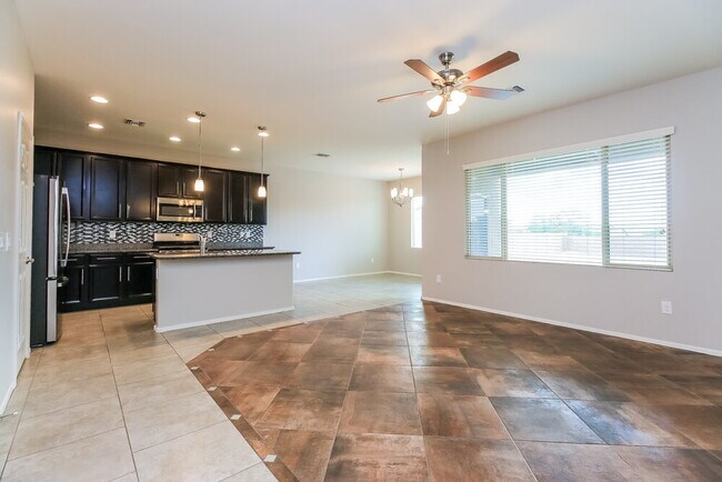 Foto del edificio - 1176 E Madera Grove Ln