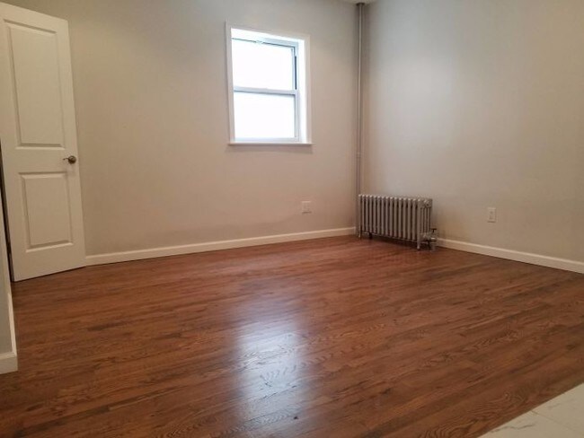 Building Photo - 502 Hegeman Ave