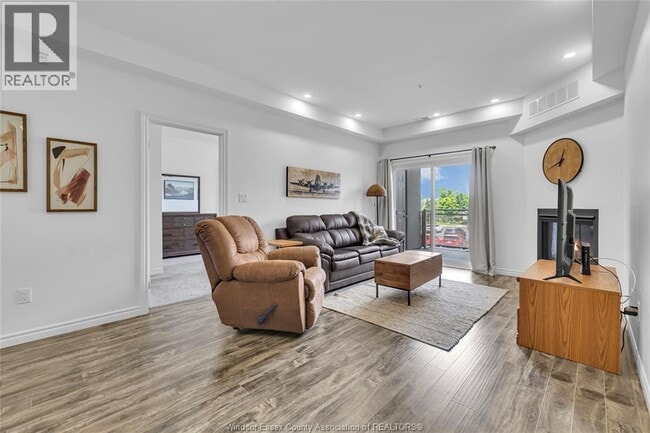 Photo du bâtiment - 1888 Westview Park Blvd